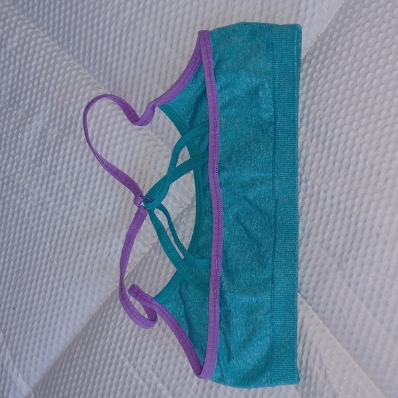 ☀️Bundle of 3 Size Small Sports Bras - Picture 9 of 10